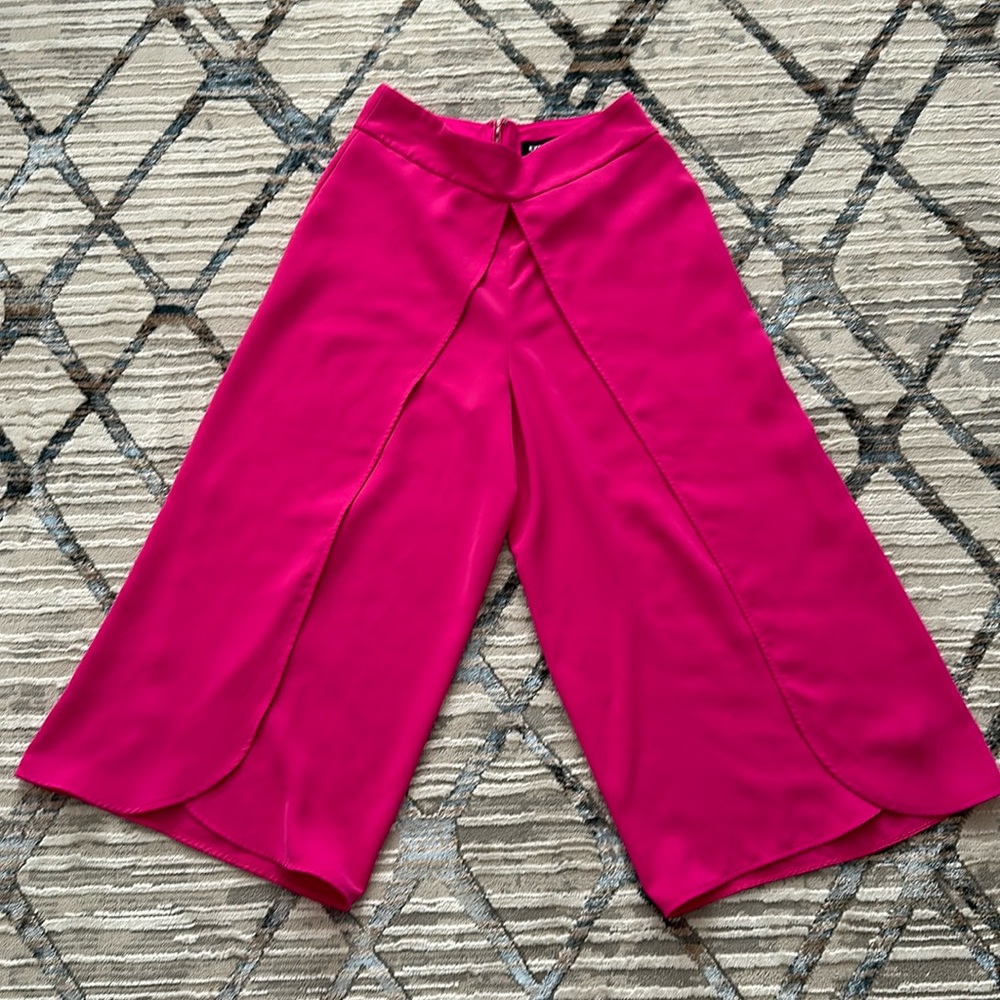 Express • Hot pink mid rise cropped wide leg flowy palazzo pants